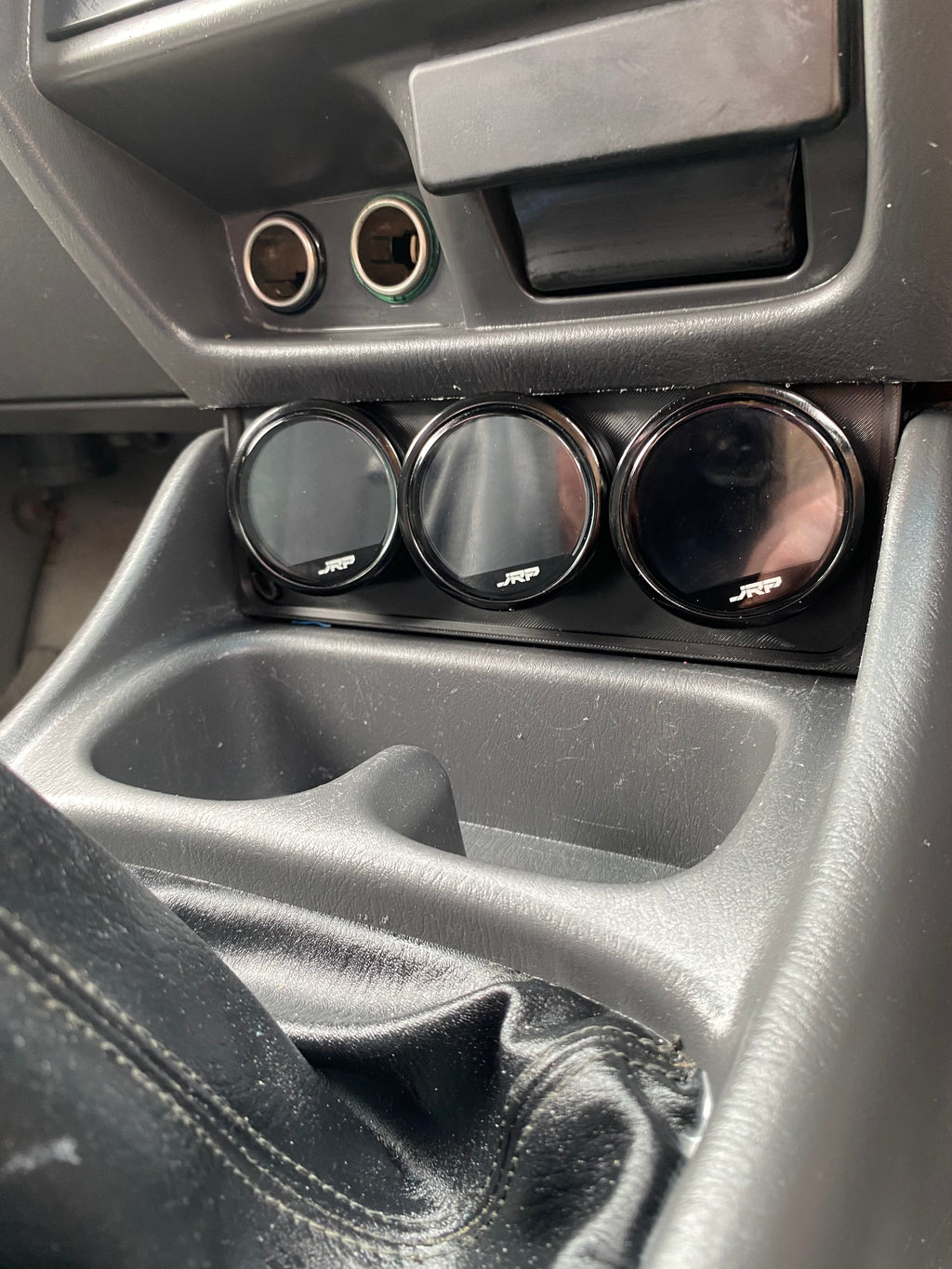 Lower Gauge Holder (Courier/Bounty)